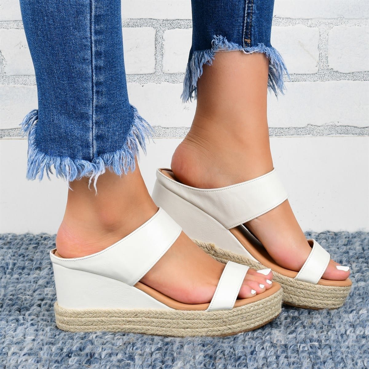 HempStyle™ – Elegant Women's Wedge Sandals Made from Natural Hemp