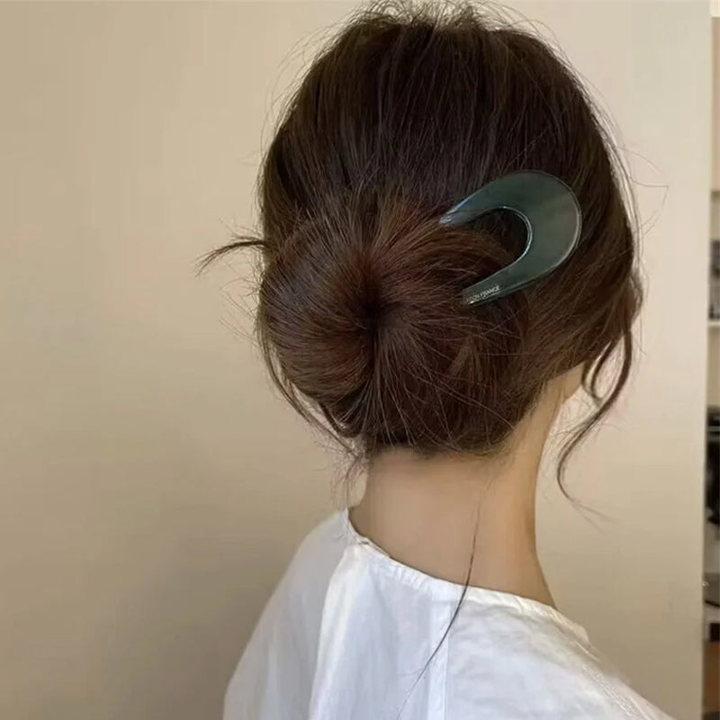 PinTwist™ Sleek Hair Styling