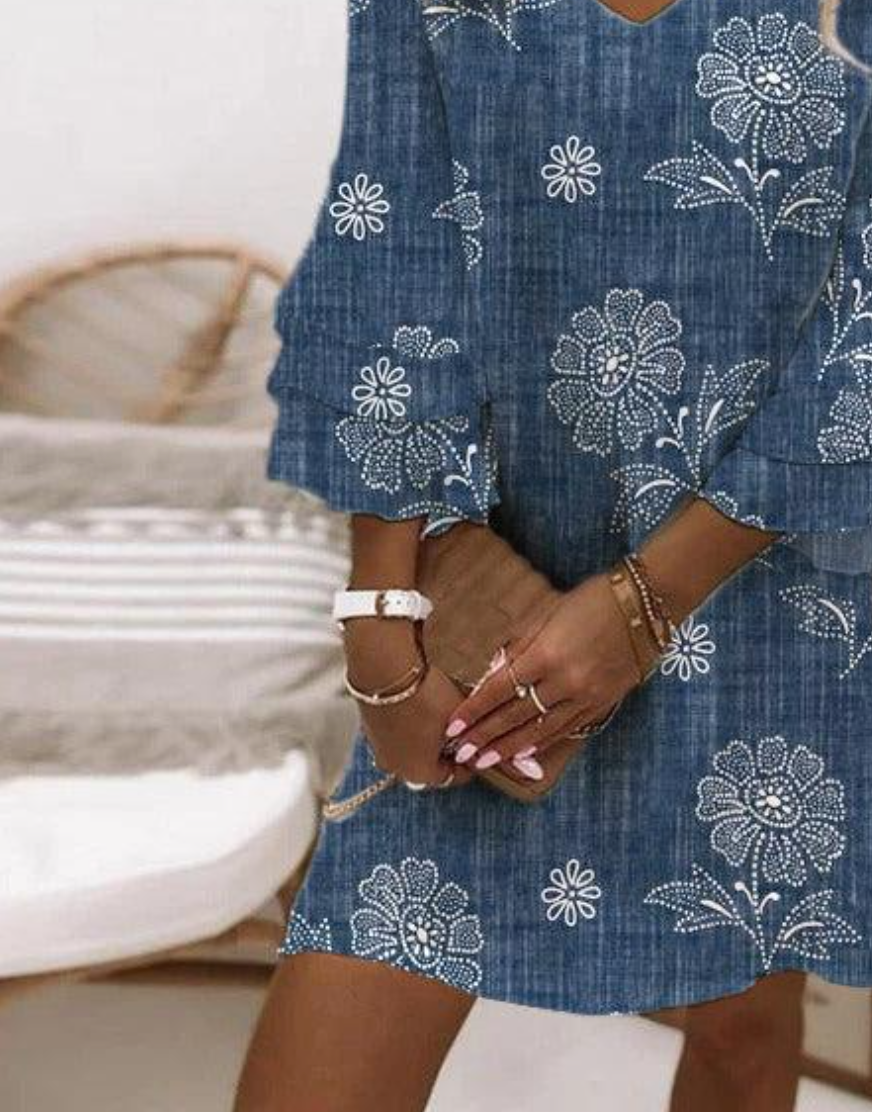 Blue mini dress with floral pattern and 3/4 sleeves
