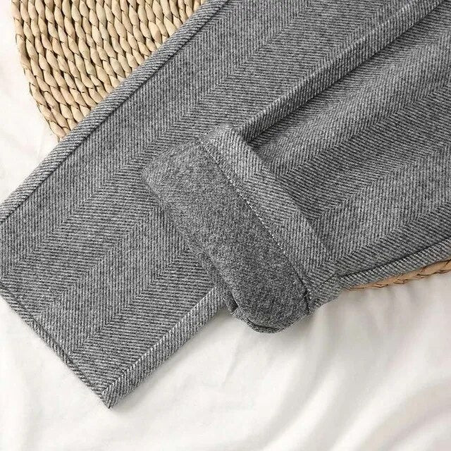 Elegant women's pants for every occasion
