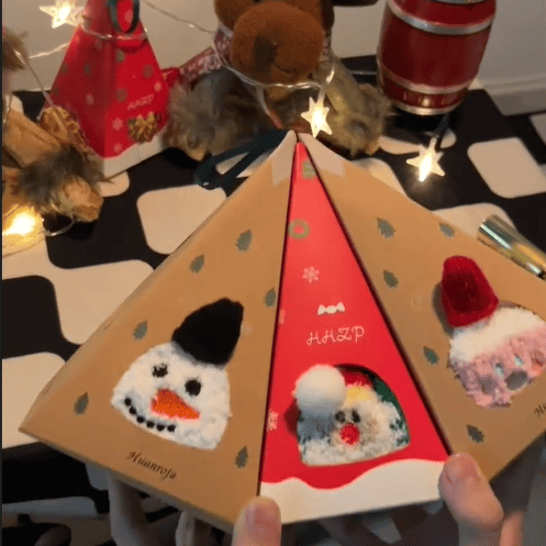 MerryFeet™ Cozy Christmas Socks | Plush Coral Fleece | Warm Winter Gift Box
