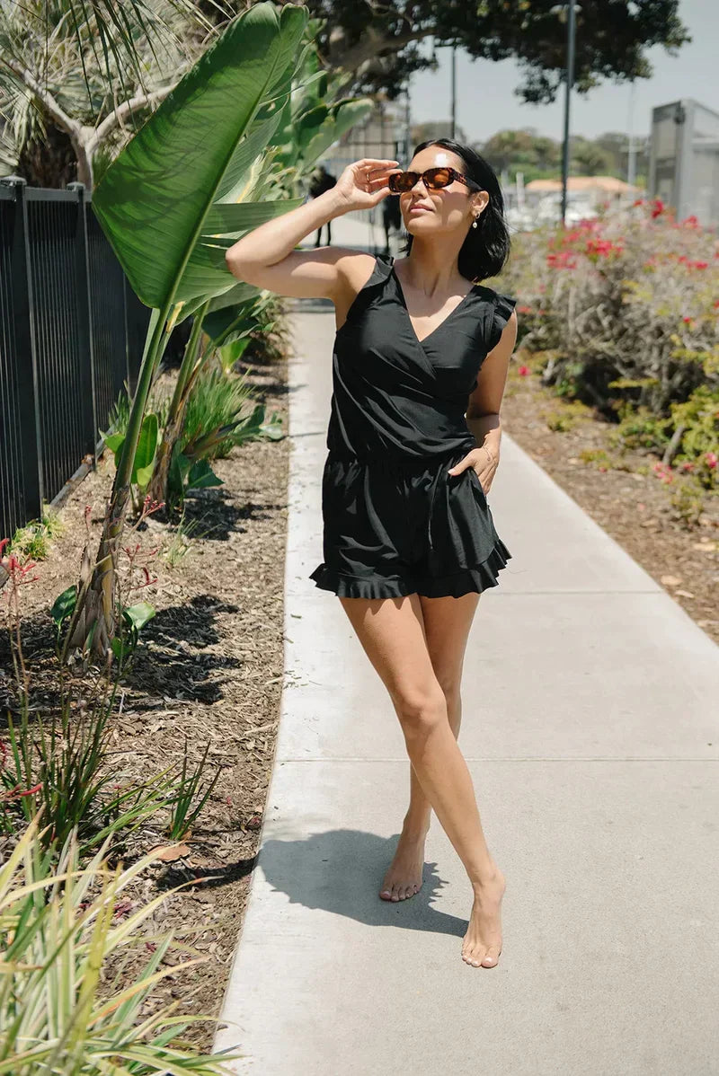 Swimsuit with integrated bra and removable cups