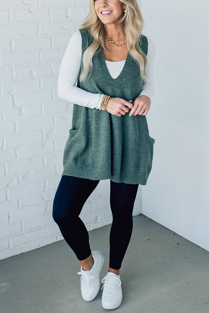 Women’s Sweater Vest | Cozy Oversized Fit with Pockets | Lightweight & Fuzzy Knit