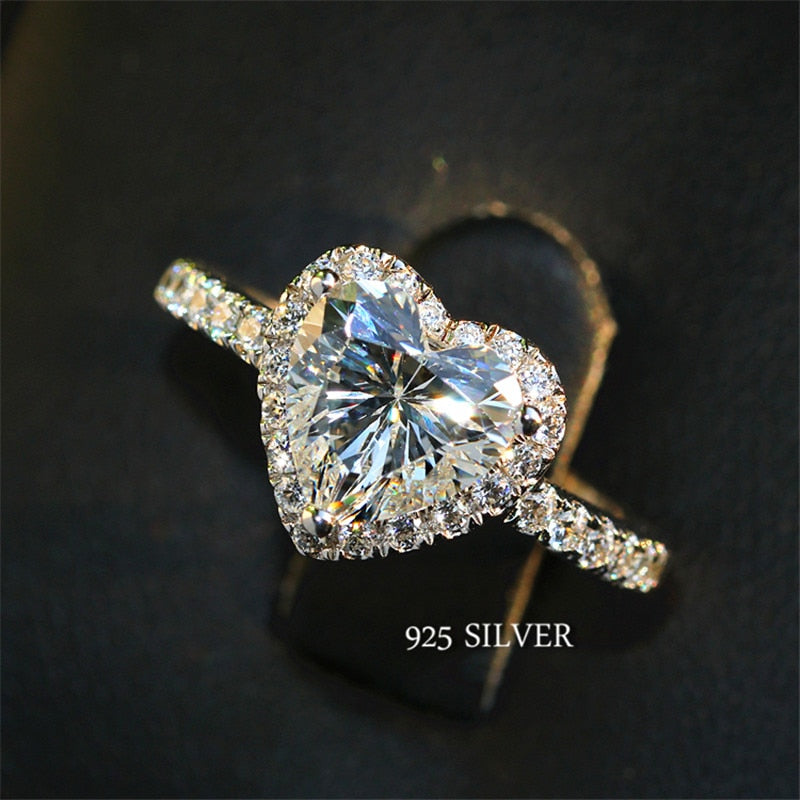 CrystalLove™ Brilliant Romance Ring