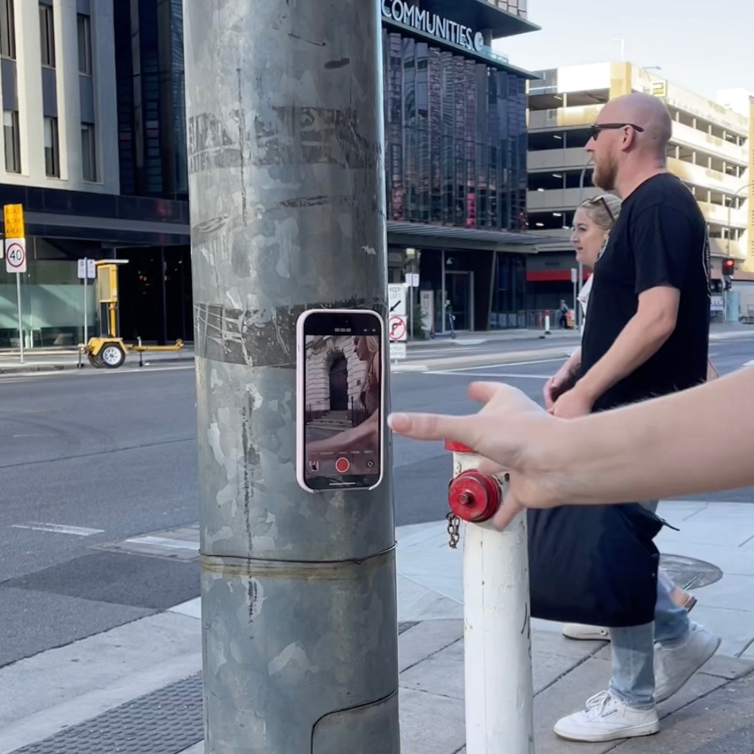 ClingCase™ Hold Strong Anywhere