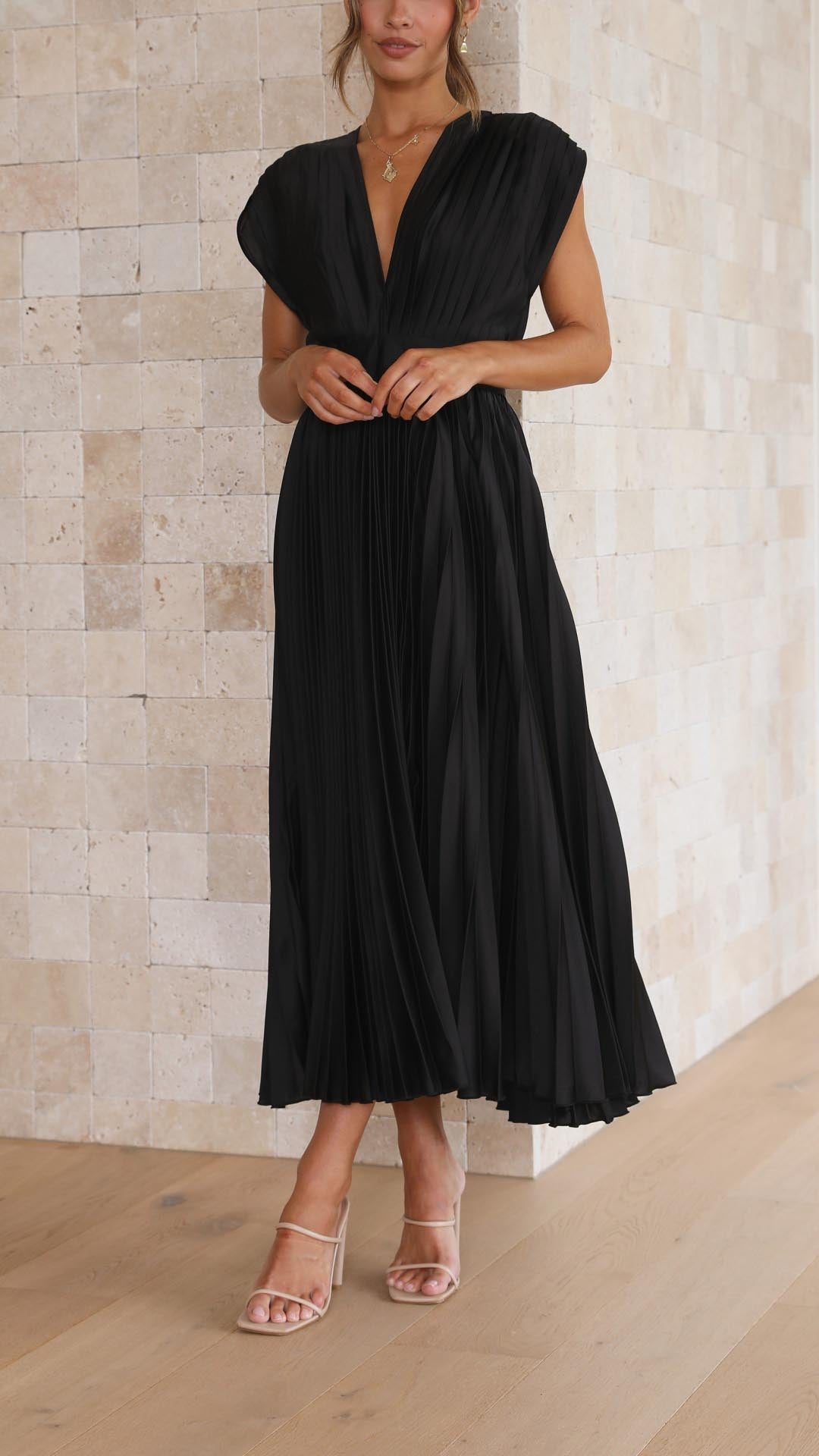 Maria | Elegant & Sophisticated Pleated Dress