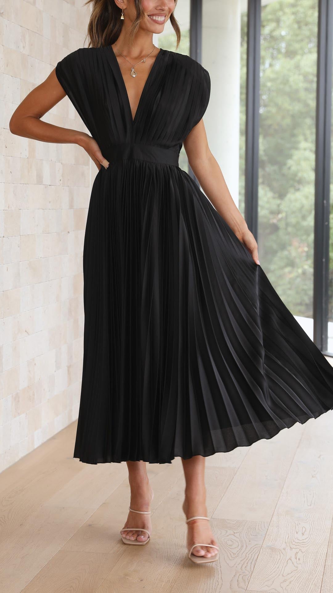 Maria | Elegant & Sophisticated Pleated Dress