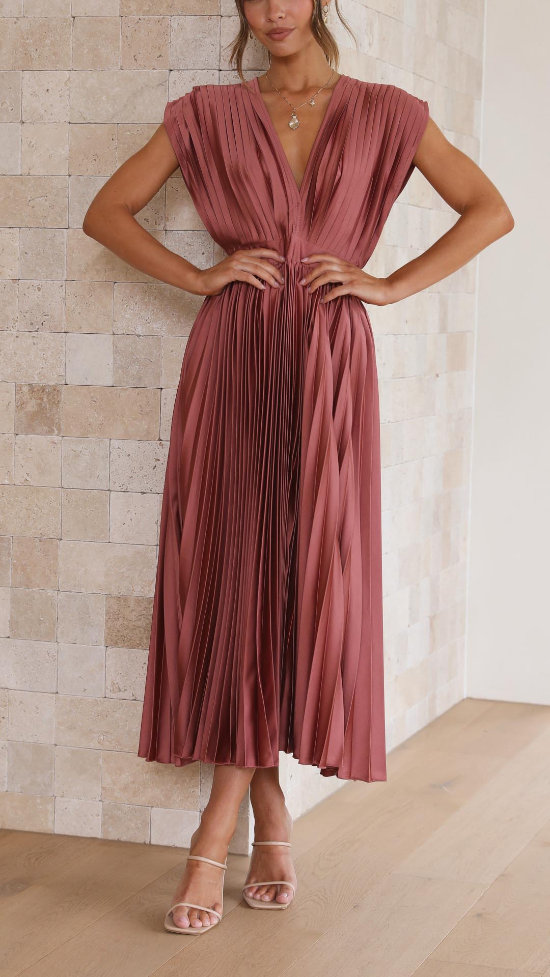Maria | Elegant & Sophisticated Pleated Dress