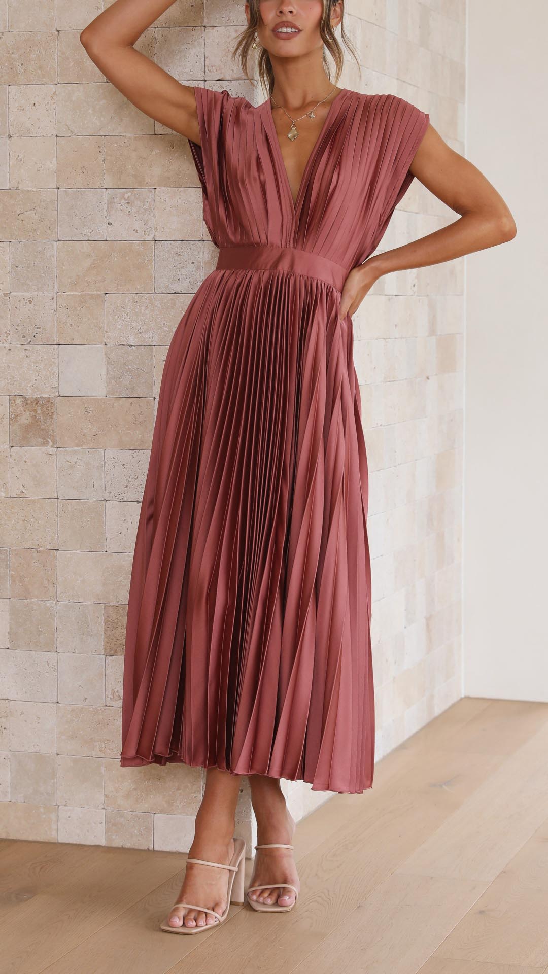 Maria | Elegant & Sophisticated Pleated Dress