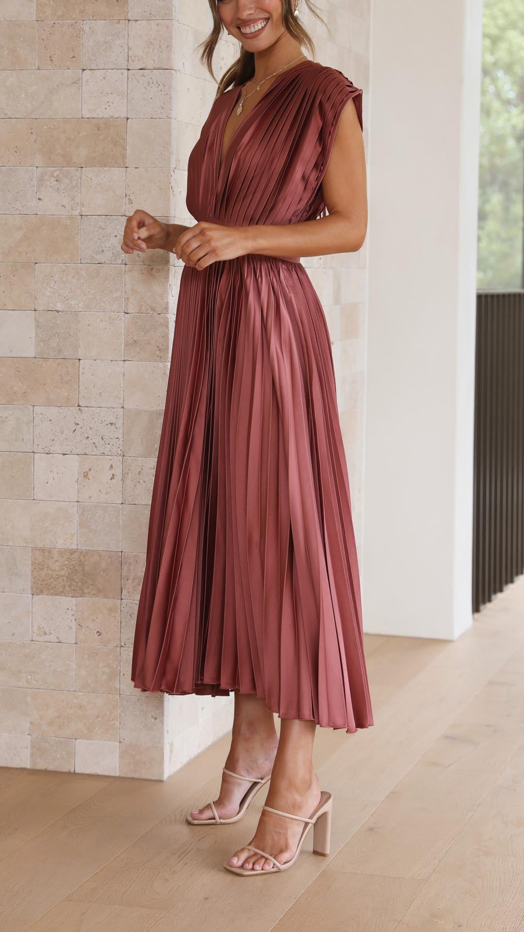 Maria | Elegant & Sophisticated Pleated Dress