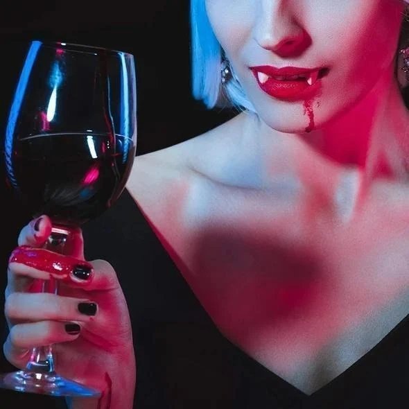 Retractable Vampire Fangs | Halloween Cosplay Teeth | Realistic Reusable Dentures | Safe PP Material | Adult & Kids