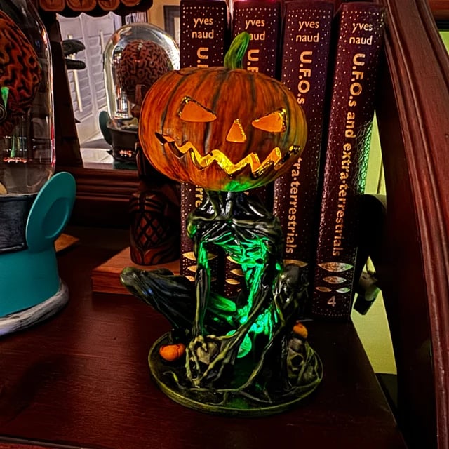 SpookyPumpkin™ Chilling Halloween Charm