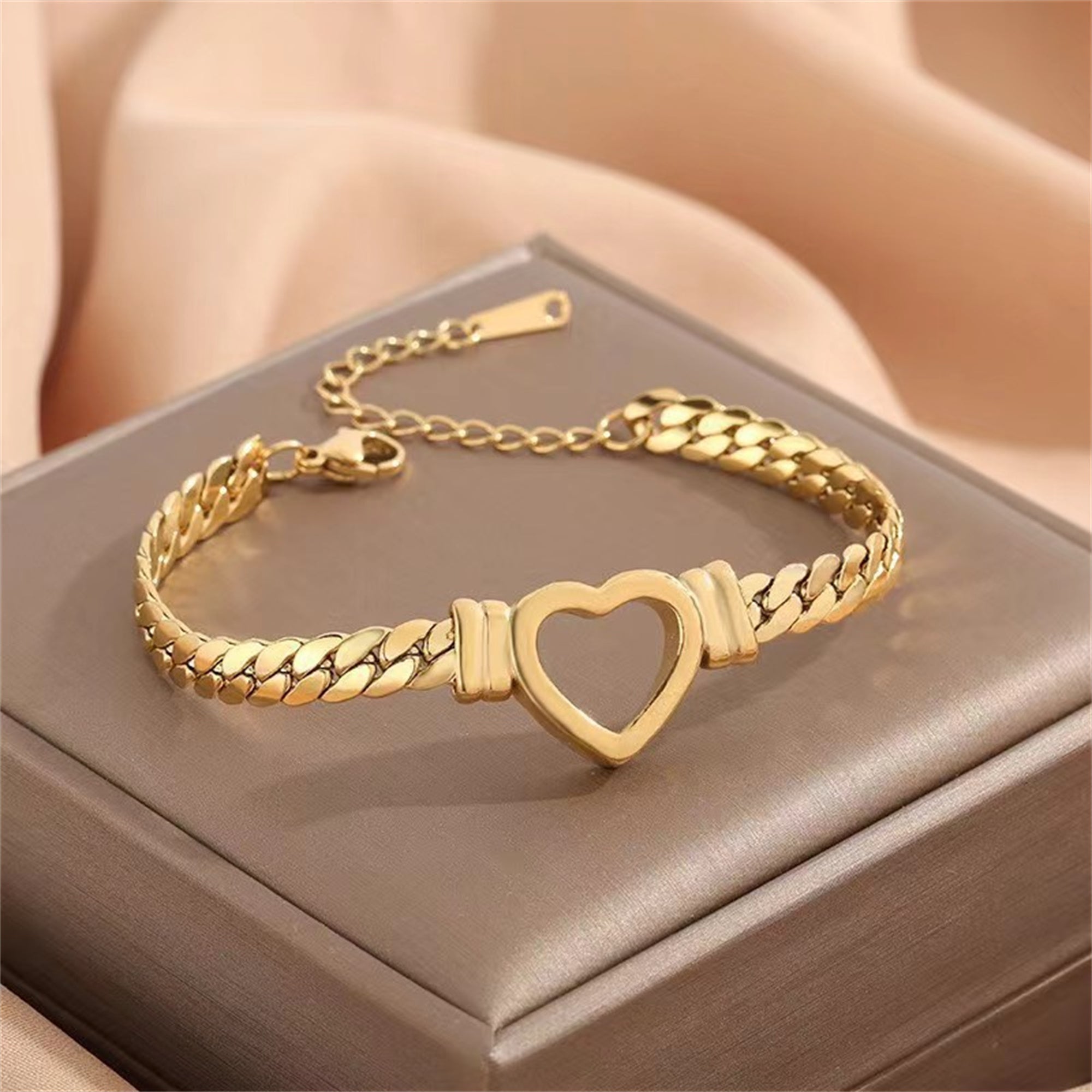 Love Hart Chain Bracelet