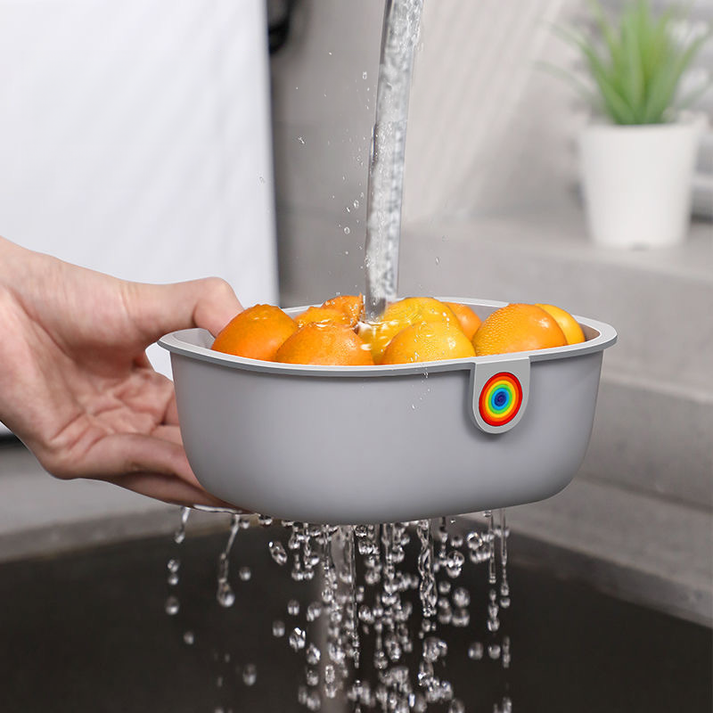 Snacking Without Spills
