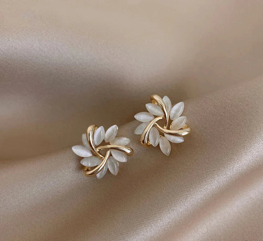 Elegant and exquisite gold opal flower circle stud earrings