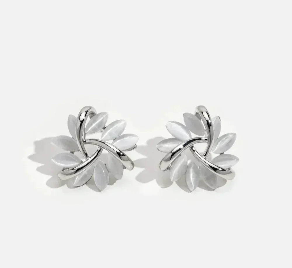 Elegant and exquisite gold opal flower circle stud earrings