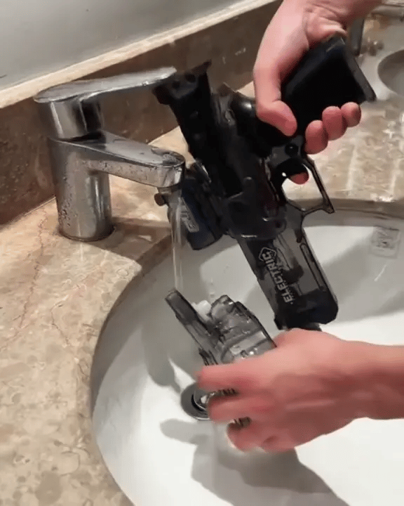 AquaBlaster™ Powerful Splash Action