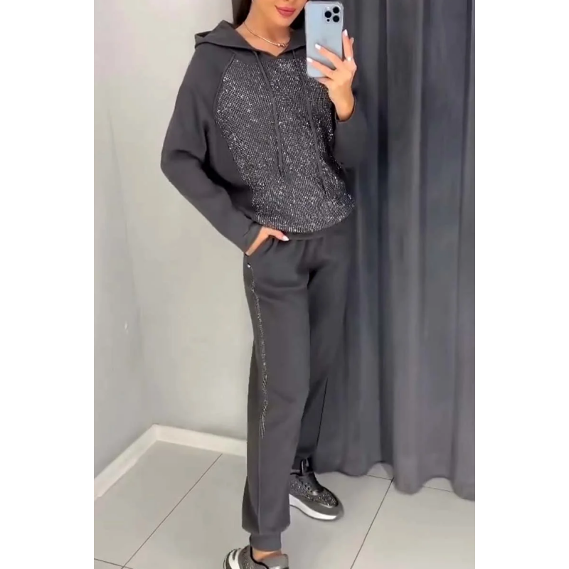 Romina™ Sparkle With Confidence