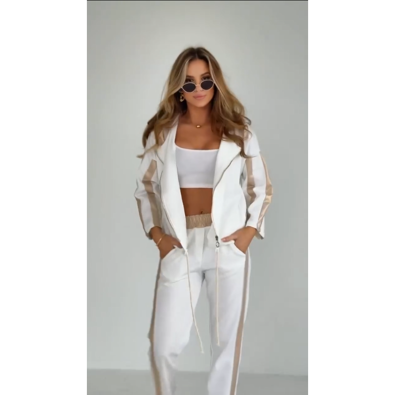 Lucia™ Casual Cool Confidence